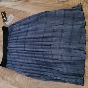 Women's Metrowear Skirt medium
